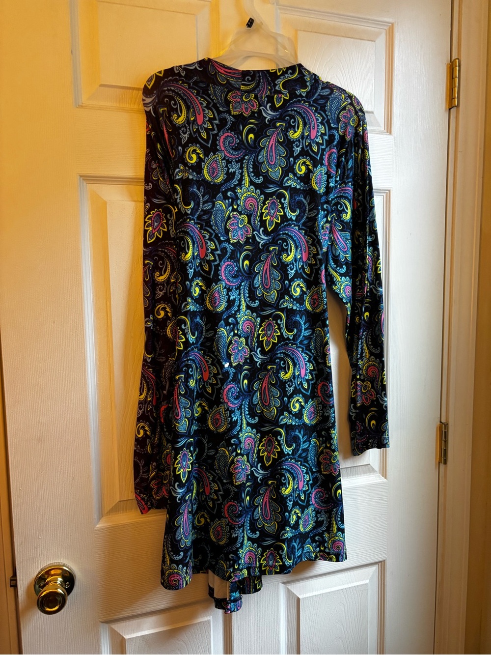 Bobbie Brooks Black Paisley Polyester Robe with Multicolor Print - Picture 2 of 3